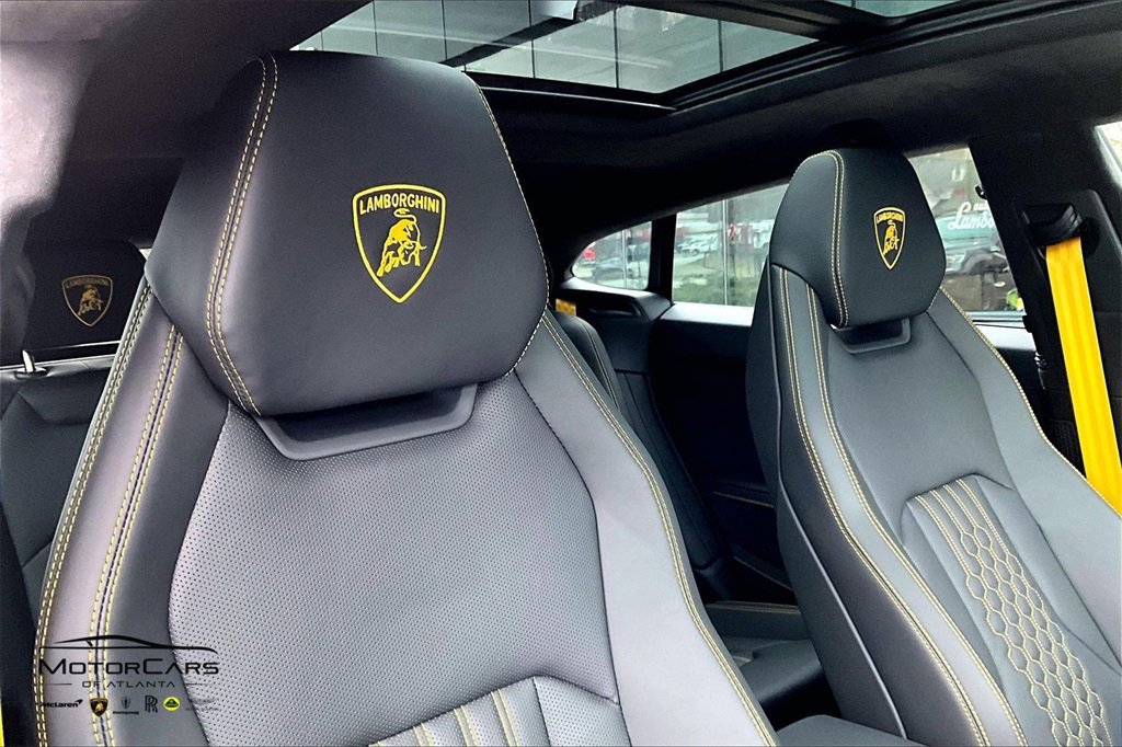 Used 2025 Lamborghini Urus SE image 31
