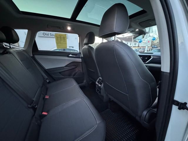 Certified 2024 Volkswagen Taos SE w/ Panoramic Sunroof Package image 23