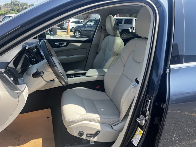 Certified 2023 Volvo XC60 B5 Core w/ Climate Package image 19