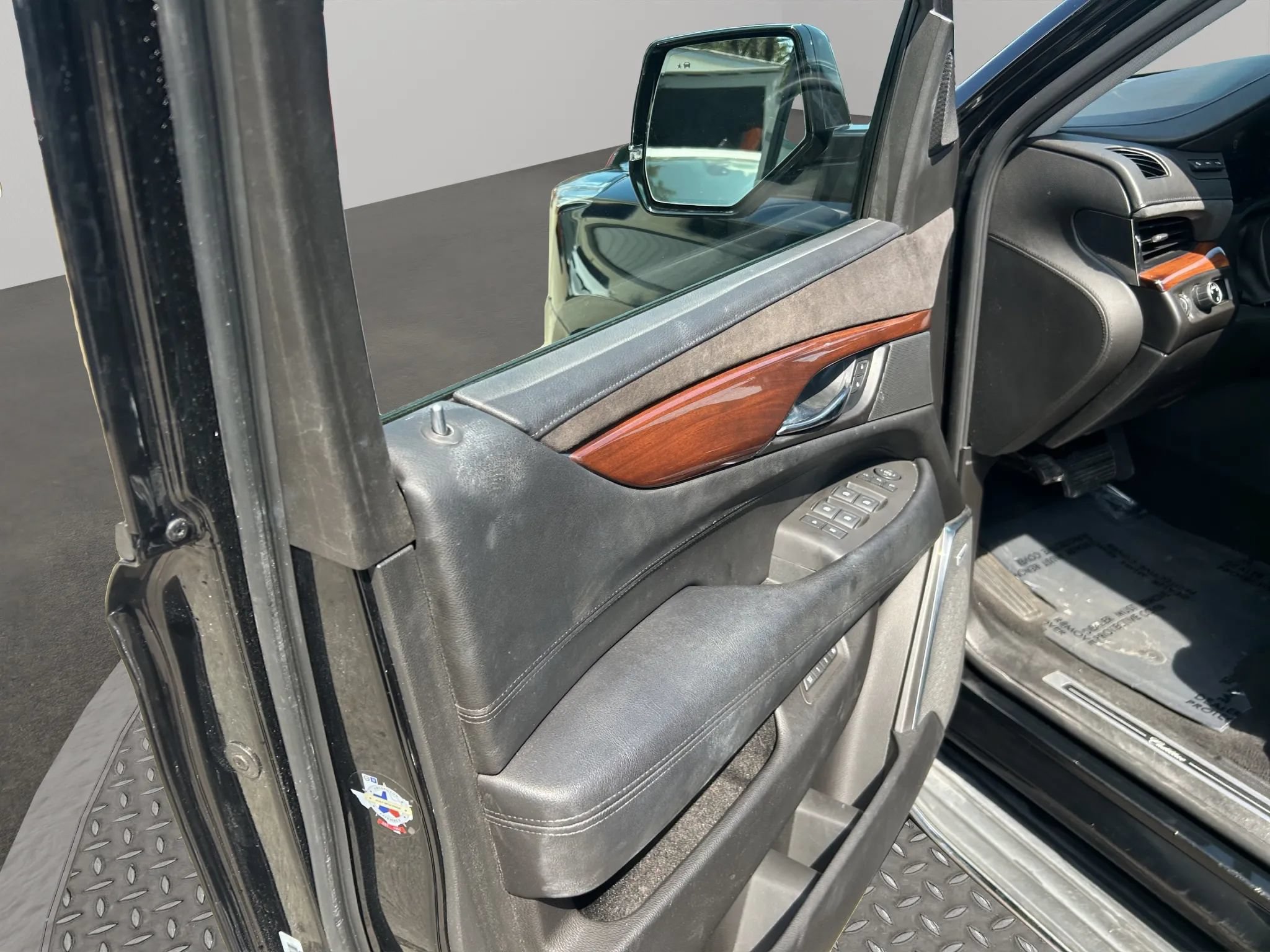 Used 2016 Cadillac Escalade Luxury RWD image 19