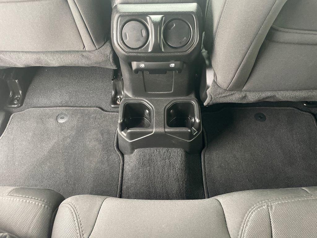 Used 2022 Jeep Wrangler Unlimited Sport image 37