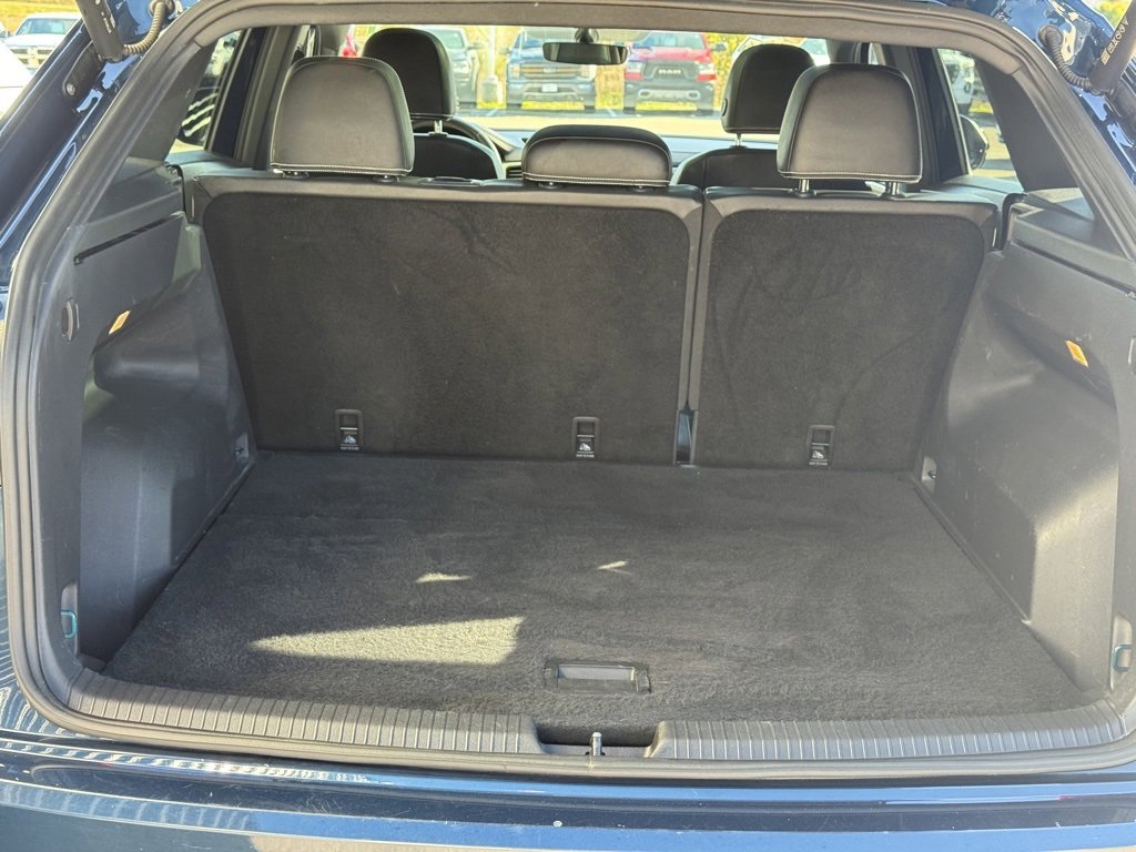 Used 2023 Volkswagen Atlas Cross Sport SE w/ Panoramic Sunroof Package image 9