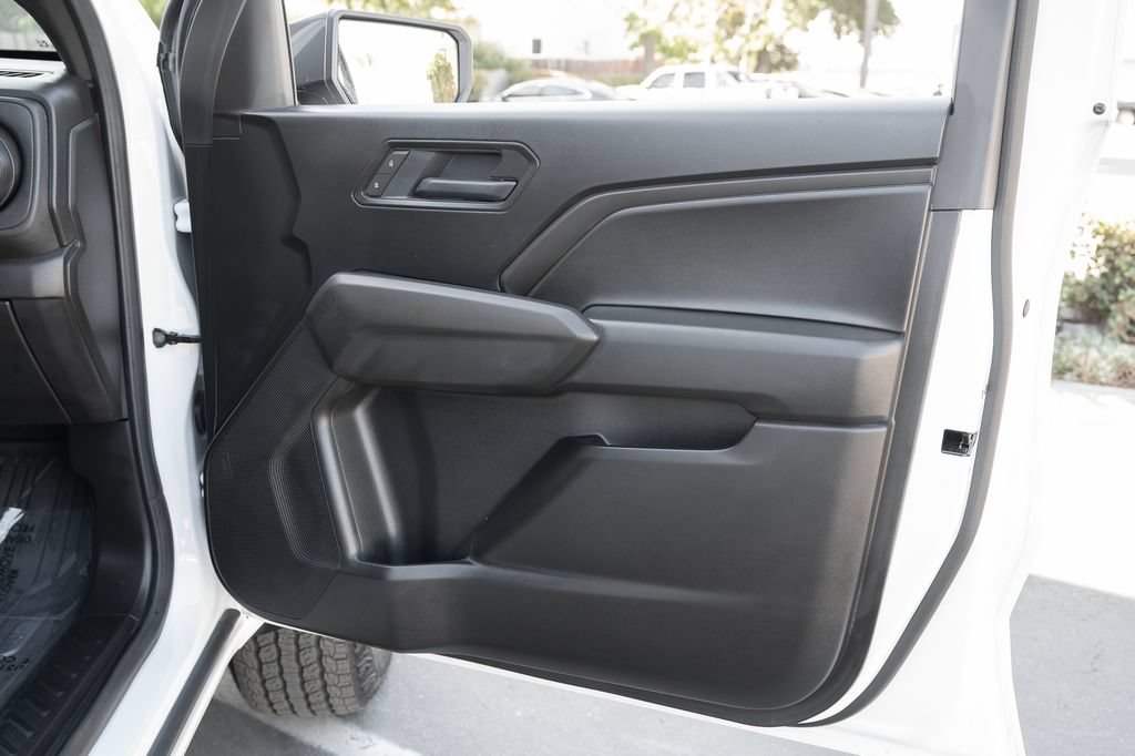 Used 2025 Chevrolet Colorado Trail Boss AWD/4WD image 43