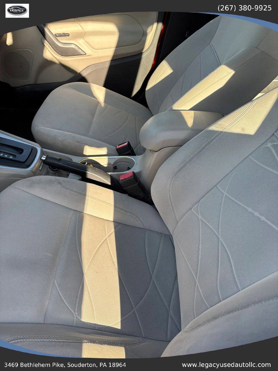 Used 2014 Ford Fiesta SE image 25