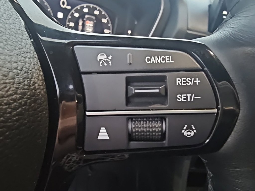 Used 2025 Honda Pilot Elite image 21