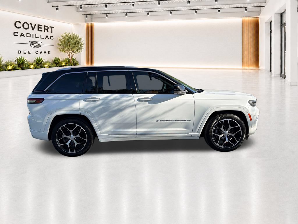 Used 2023 Jeep Grand Cherokee Summit AWD/4WD image 13