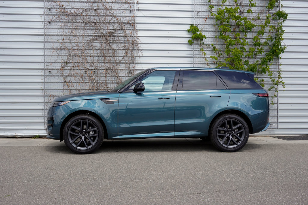 New 2026 Land Rover Range Rover Sport Dynamic SE AWD/4WD image 8