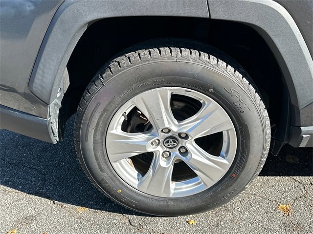 Used 2021 Toyota RAV4 XLE image 17