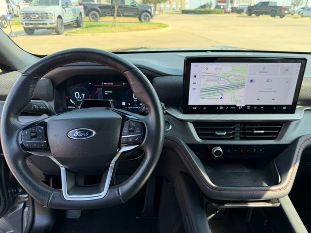 Used 2025 Ford Explorer ST-Line w/ ST-Line Street Pack AWD/4WD image 14