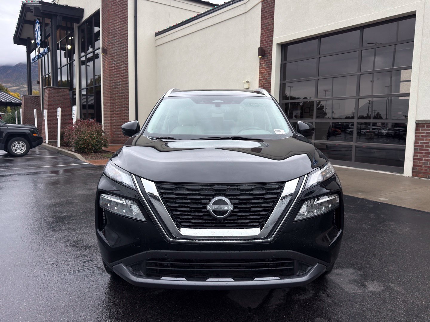 Used 2023 Nissan Rogue SL w/ SL Premium Package AWD/4WD image 3