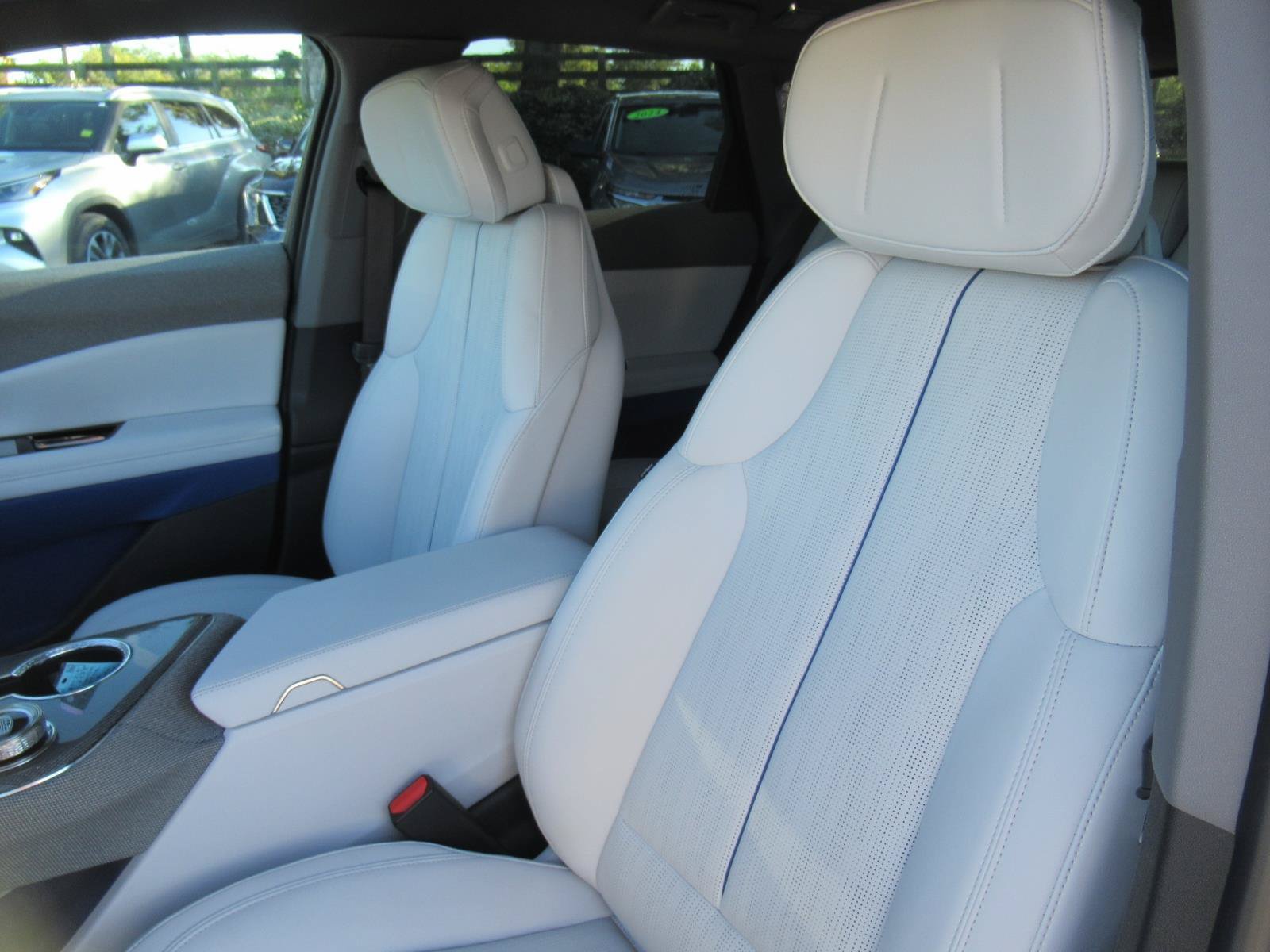 Certified 2025 Cadillac Optiq Sport 2 AWD/4WD image 18