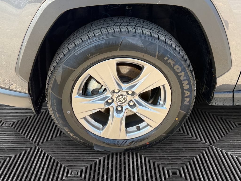 Certified 2025 Toyota RAV4 LE AWD/4WD image 14