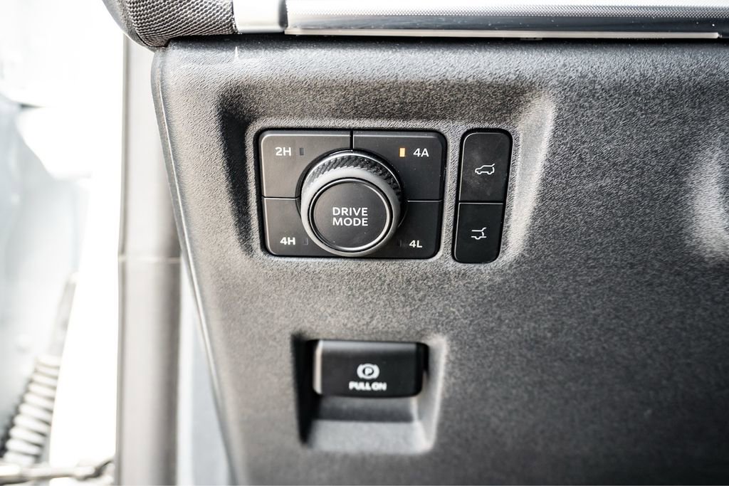 Used 2025 Ford Expedition Max Platinum AWD/4WD image 16