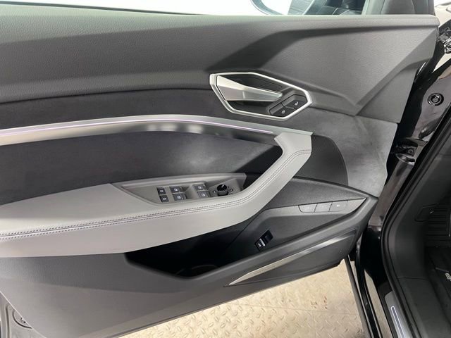Used 2023 Audi e-tron S Prestige w/ Prestige Package image 20