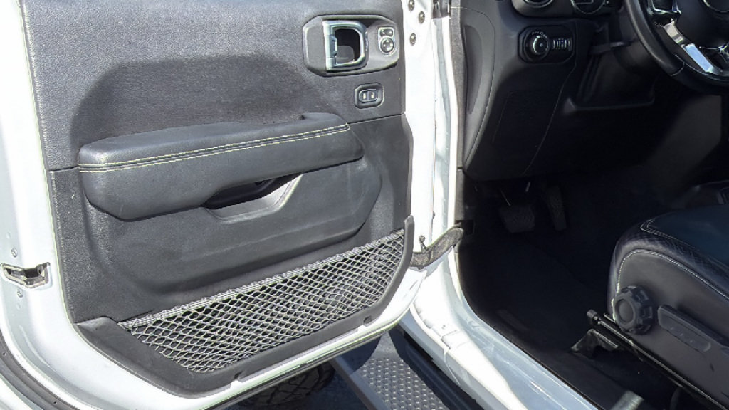 Used 2020 Jeep Wrangler Unlimited Sahara AWD/4WD image 23