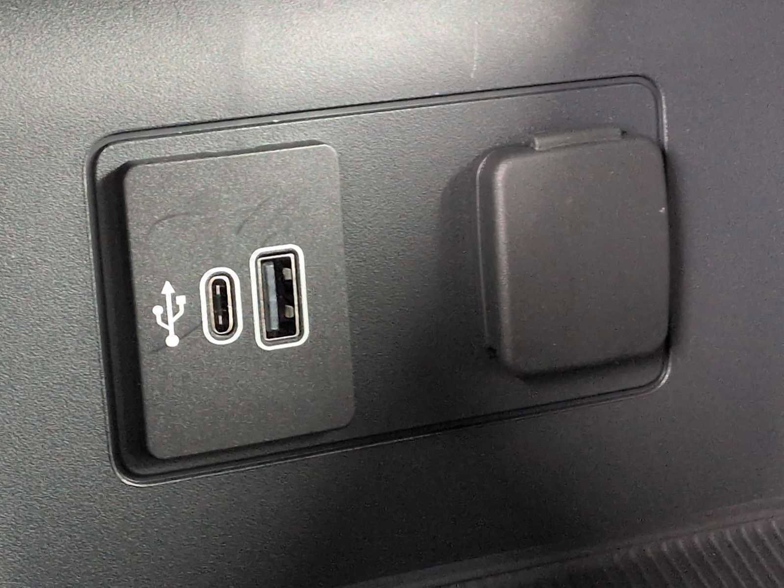 Used 2026 Ford Explorer ST-Line image 31