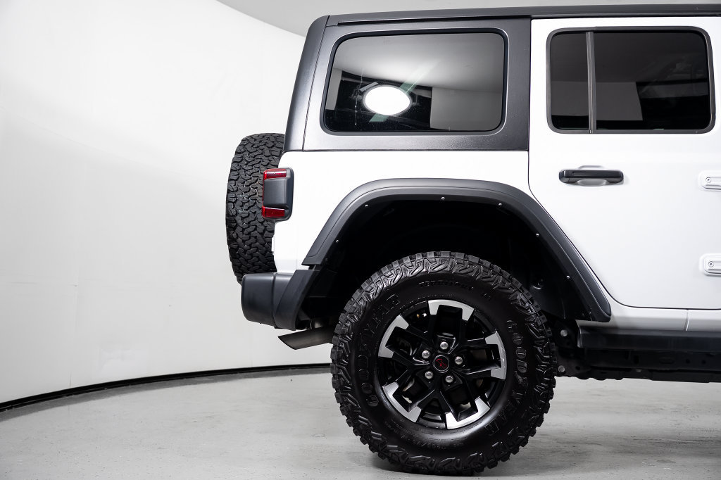 Used 2025 Jeep Wrangler Unlimited Rubicon AWD/4WD image 6