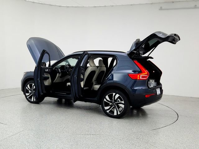 New 2026 Volvo XC40 B5 Ultra w/ Climate Package image 12