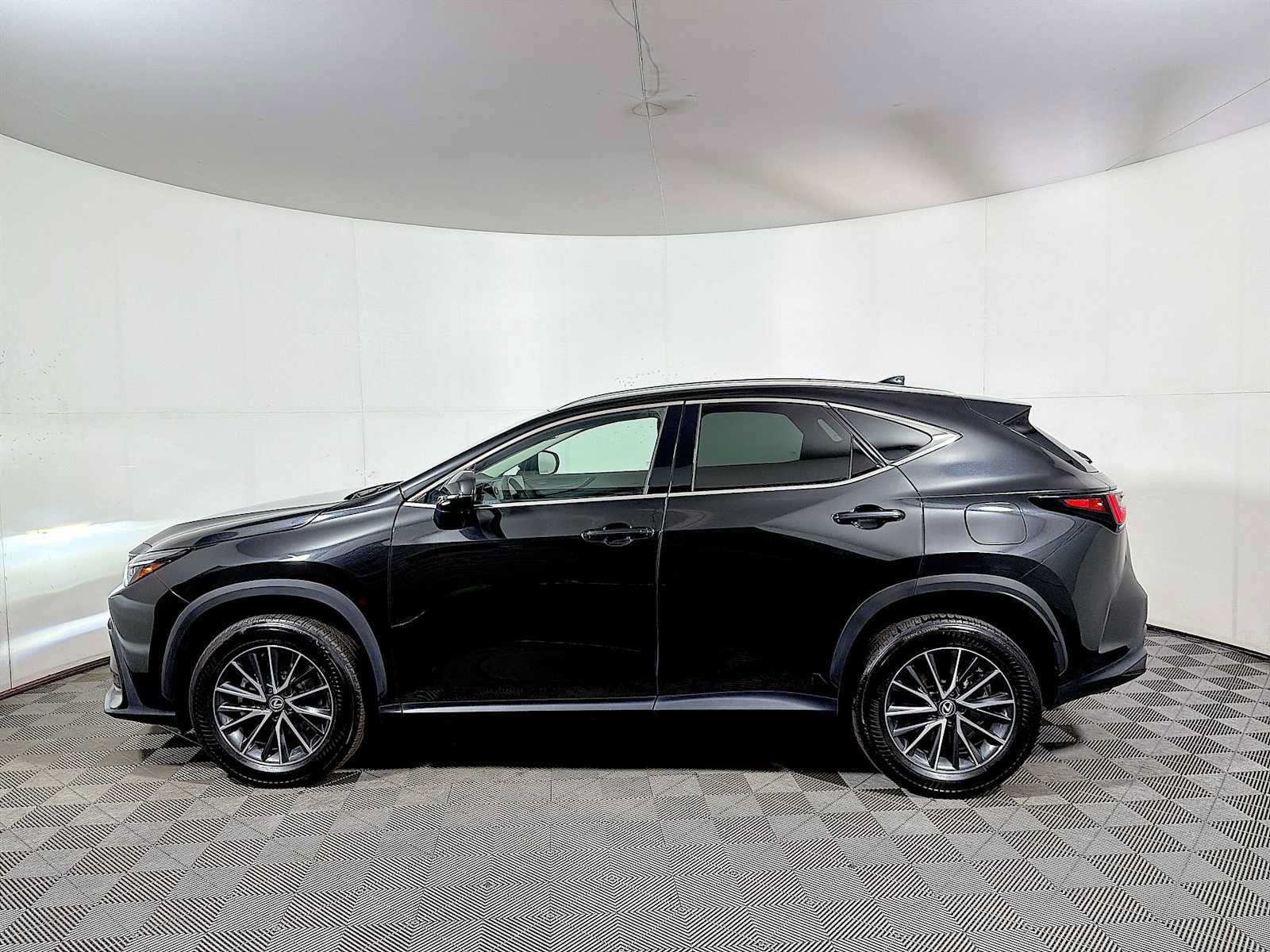 Used 2024 Lexus NX 350 AWD image 4