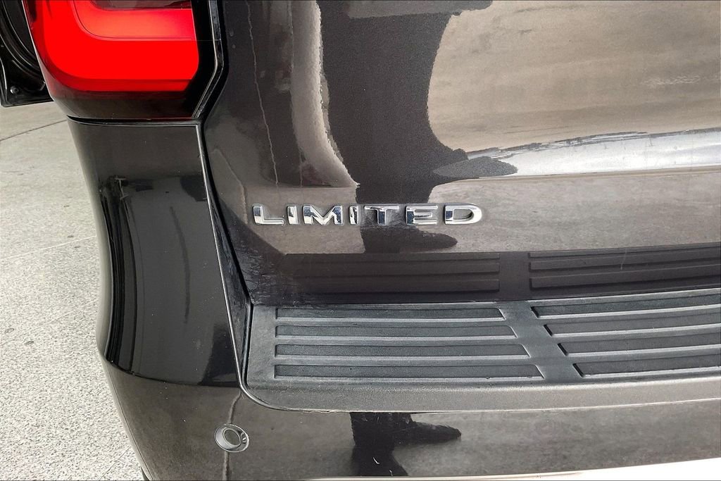 Used 2022 Ford Expedition Limited image 36