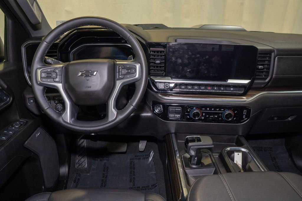 Used 2025 Chevrolet Silverado 1500 LT Trail Boss w/ LT Trail Boss Premium Package image 7