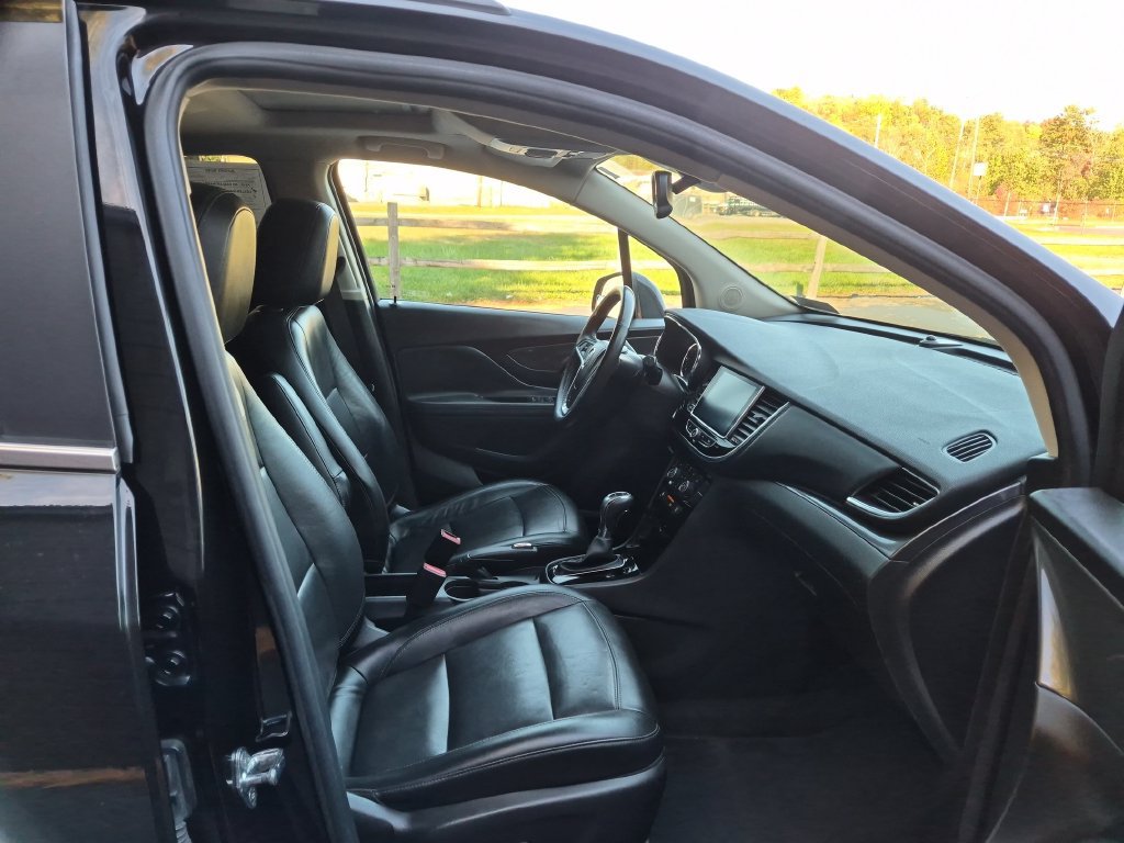 Used 2018 Buick Encore Essence AWD/4WD image 36