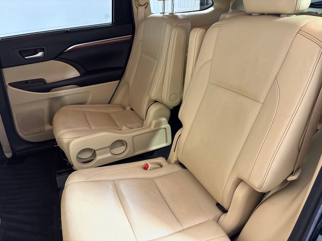 Used 2017 Toyota Highlander Limited FWD image 25