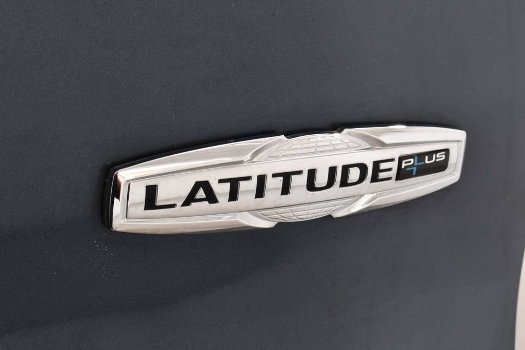 Used 2020 Jeep Cherokee Latitude Plus AWD/4WD image 21