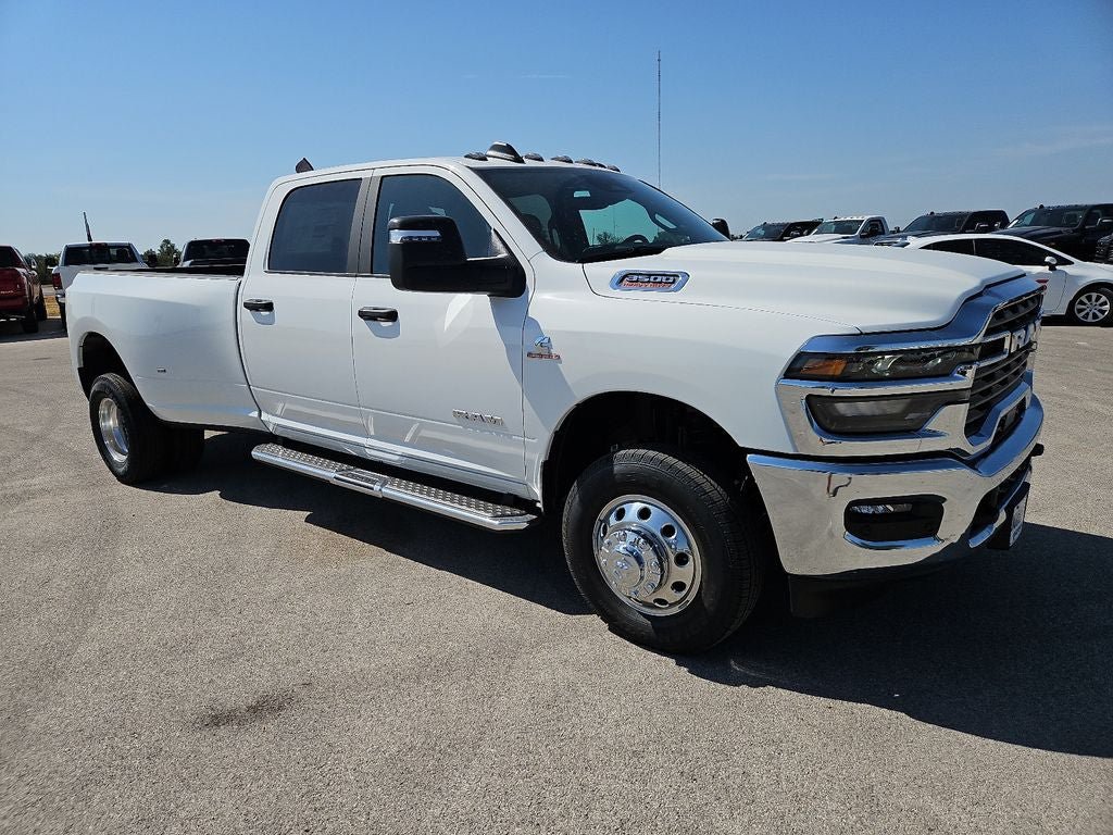 New 2026 RAM 3500 Big Horn AWD/4WD image 10