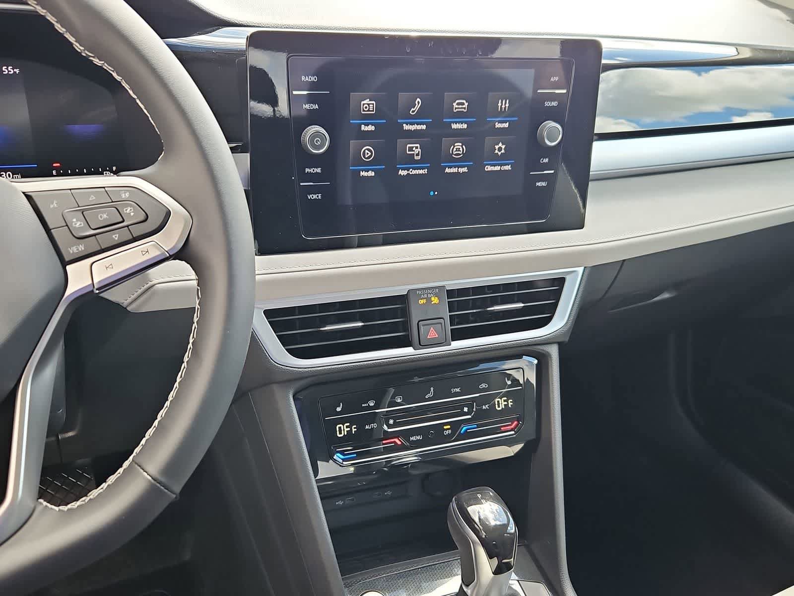 New 2026 Volkswagen Taos SE FWD image 28