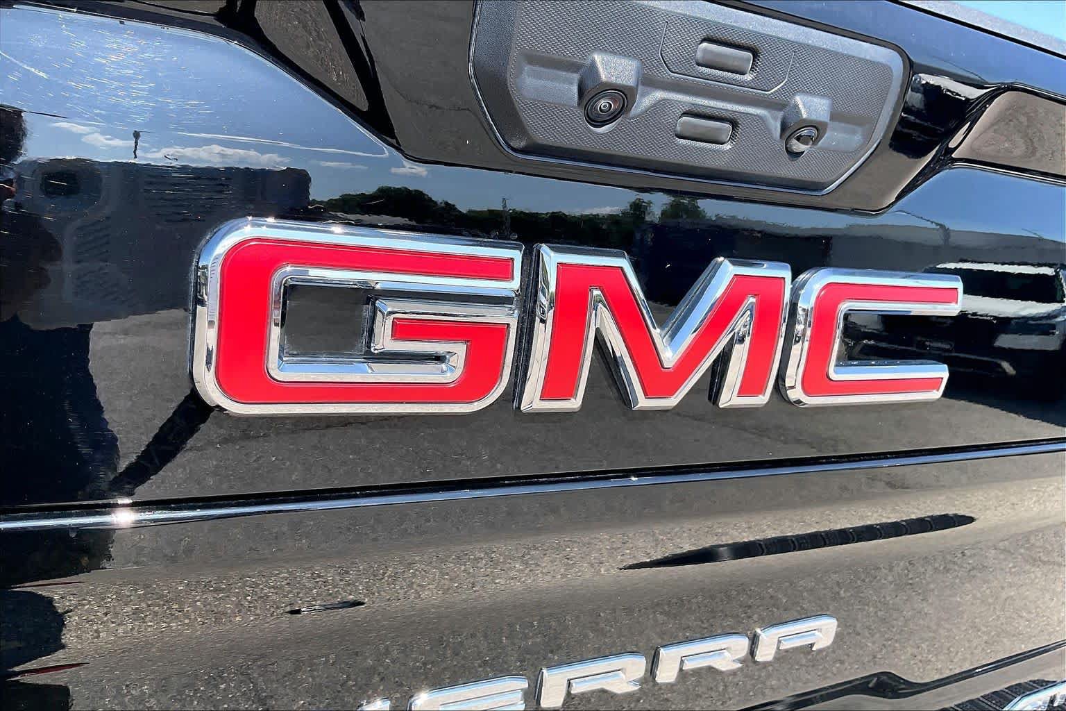 Used 2024 GMC Sierra 3500 AT4 w/ AT4 Premium Plus Package AWD/4WD image 31