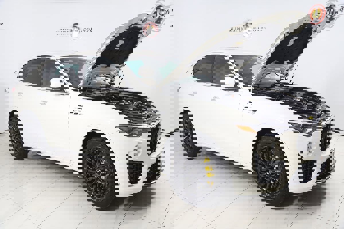 Used 2022 Maserati Levante Modena image 23