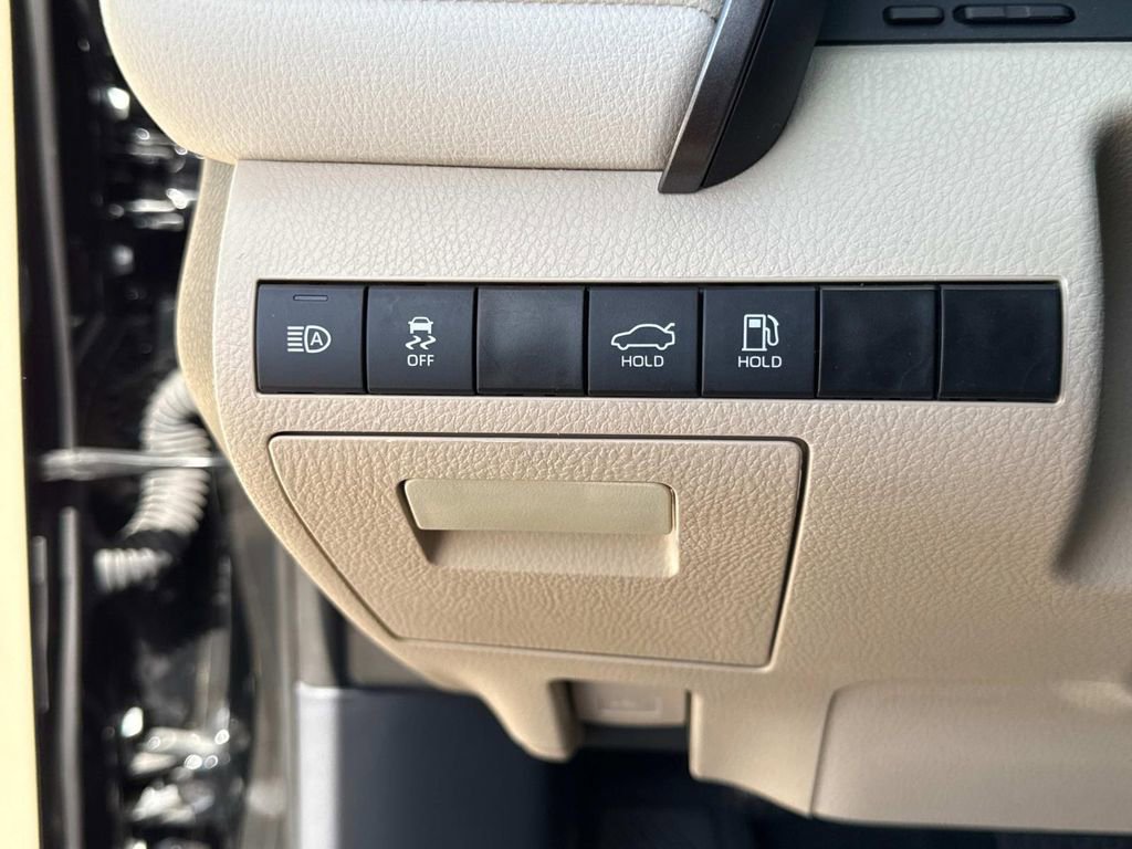 Used 2024 Toyota Camry LE image 29