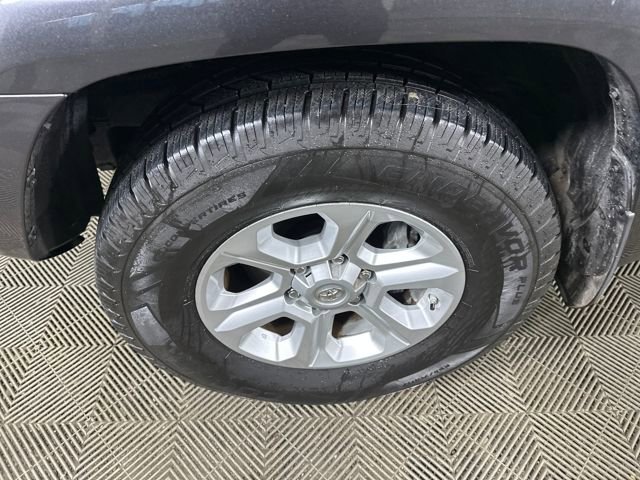 Used 2019 Toyota 4Runner SR5 Premium image 10