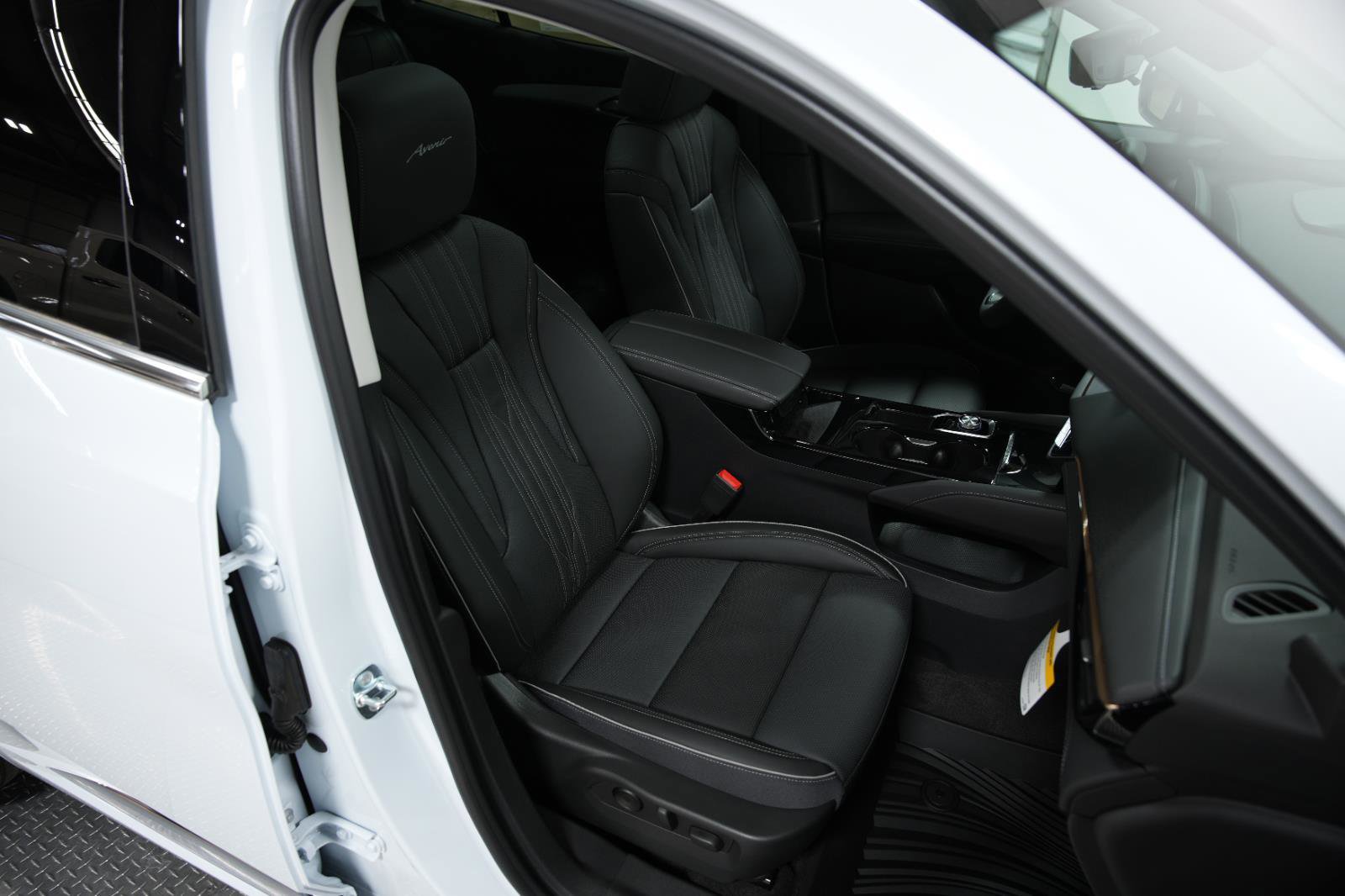 New 2026 Buick Envision Avenir image 18