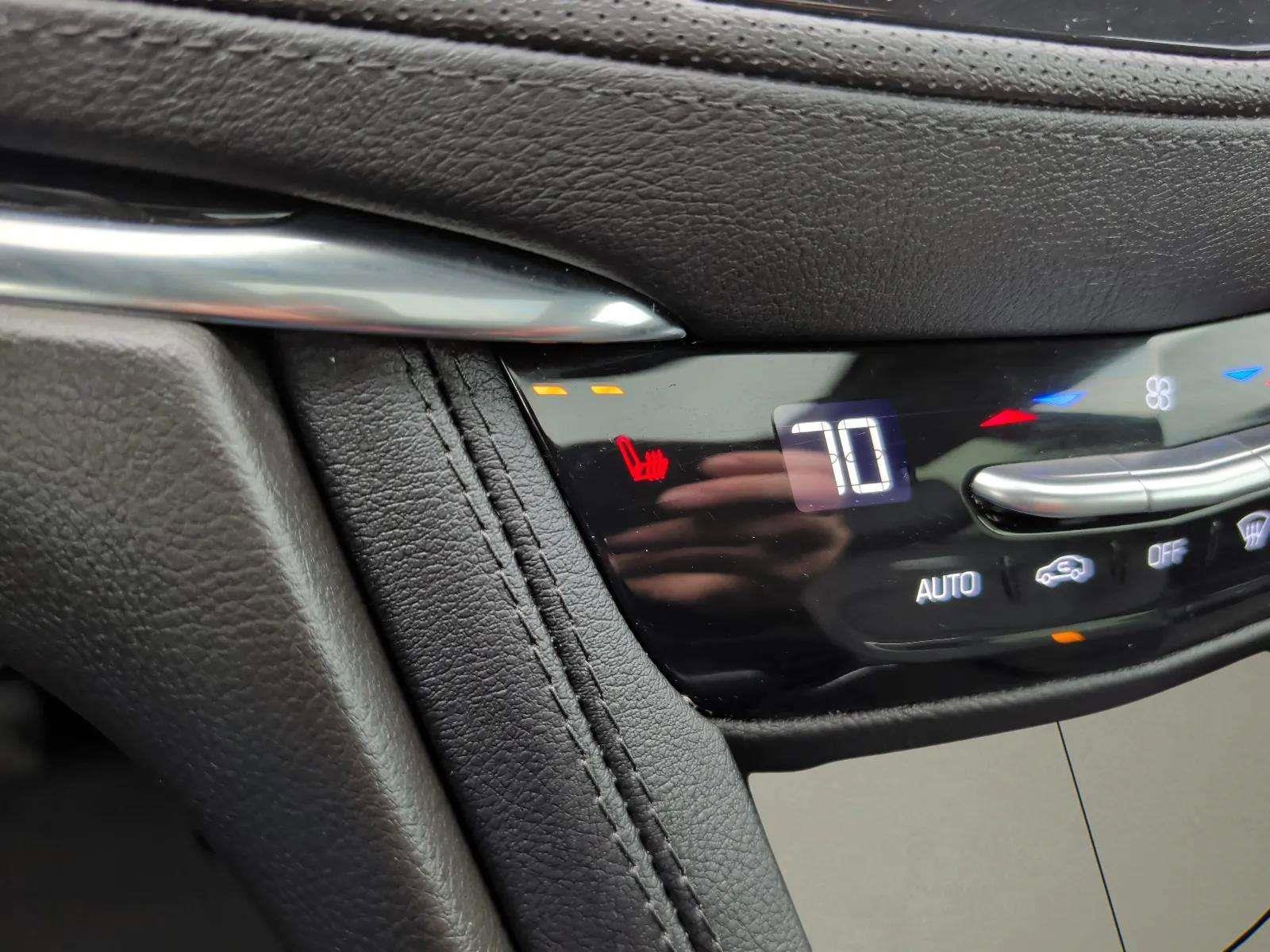 Used 2025 Cadillac XT5 Premium Luxury image 14