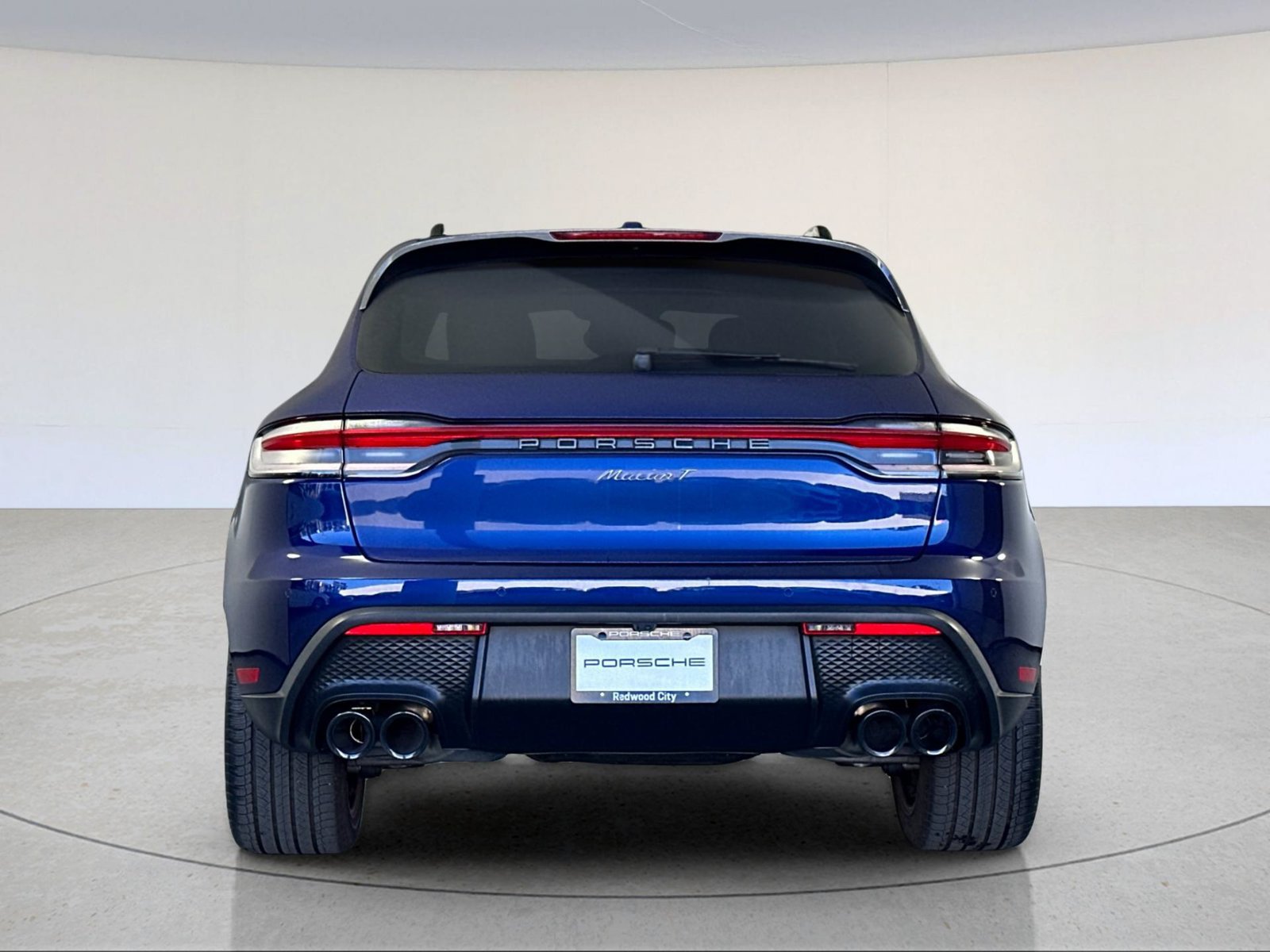 Certified 2023 Porsche Macan Turbo AWD/4WD image 7