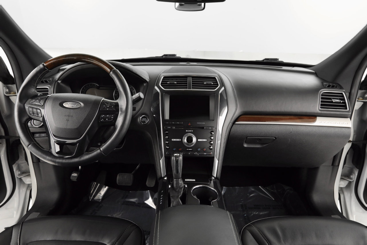 Used 2018 Ford Explorer Platinum image 13
