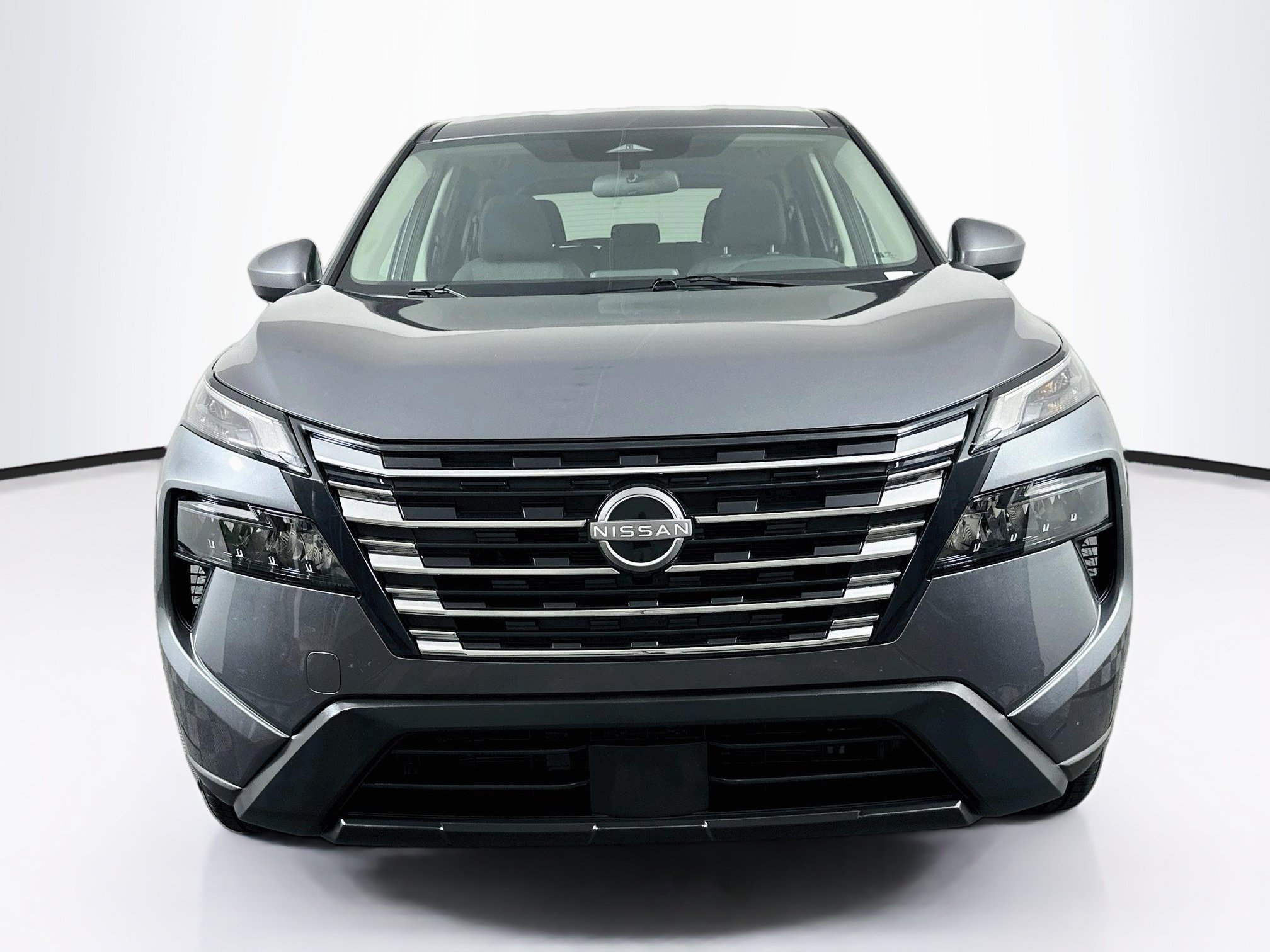 Used 2026 Nissan Rogue SV FWD image 2