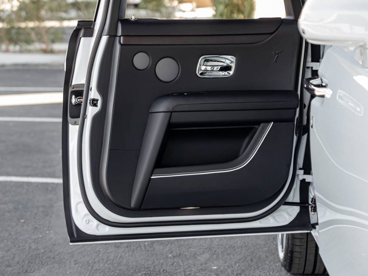 Used 2024 Rolls-Royce Ghost image 26