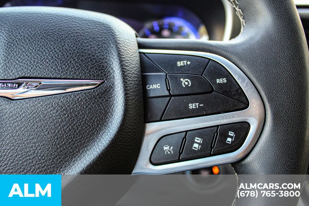 Used 2023 Chrysler Pacifica Touring-L FWD image 24