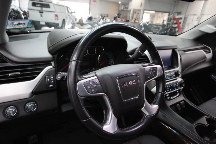 Used 2018 GMC Yukon SLE w/ SLE Value Package image 17