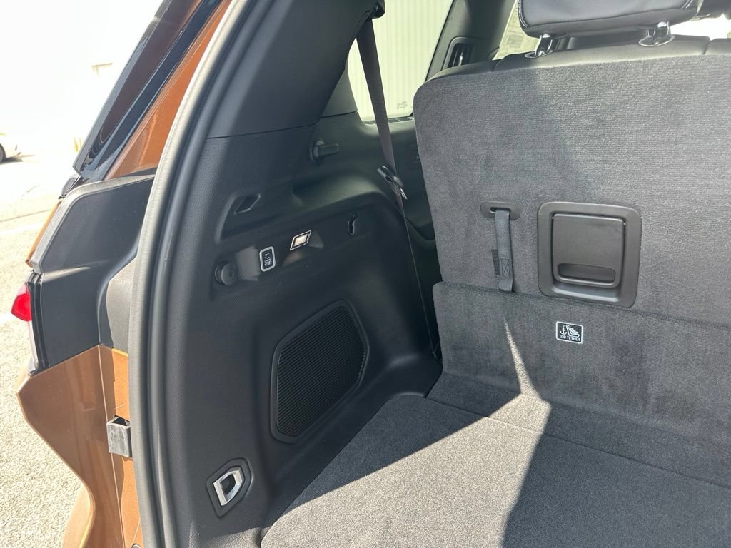 New 2026 Jeep Grand Cherokee L Limited w/ Limited Altitude Package AWD/4WD image 19