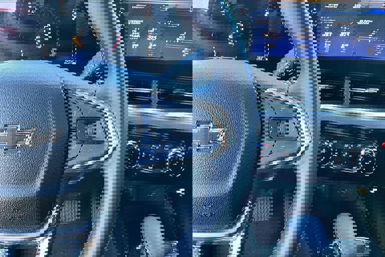 Used 2025 Chevrolet Trax ACTIV w/ Driver Confidence Package image 18