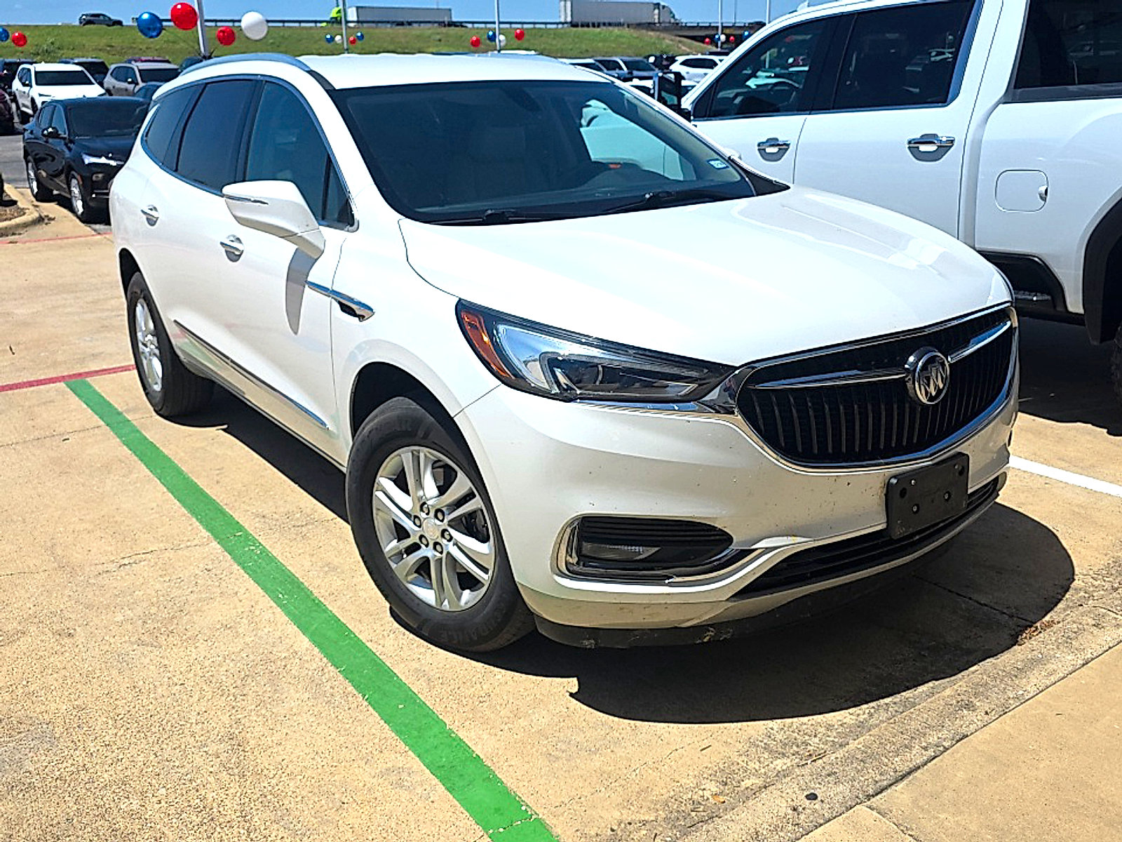 Used 2019 Buick Enclave Essence FWD image 2