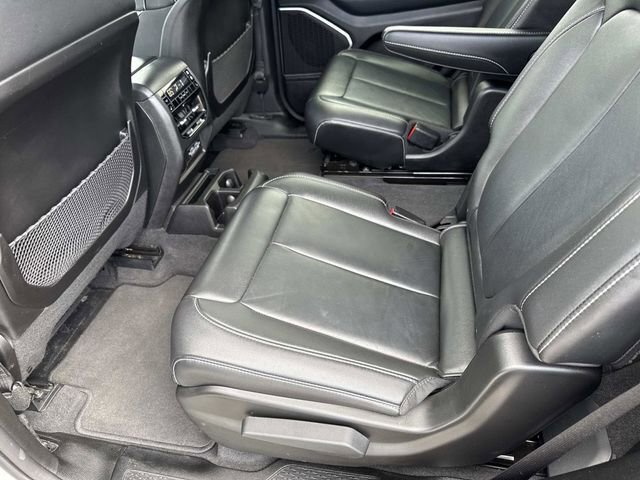 Used 2022 Jeep Grand Cherokee L Limited w/ Black Appearance Package RWD image 10