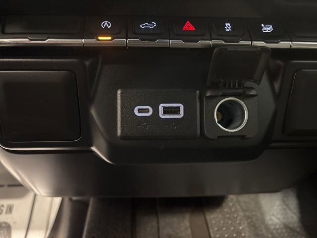 Used 2021 Chevrolet Silverado 1500 LT w/ Bed Protection Package image 22