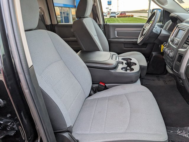 Used 2024 RAM 1500 Classic SLT image 4