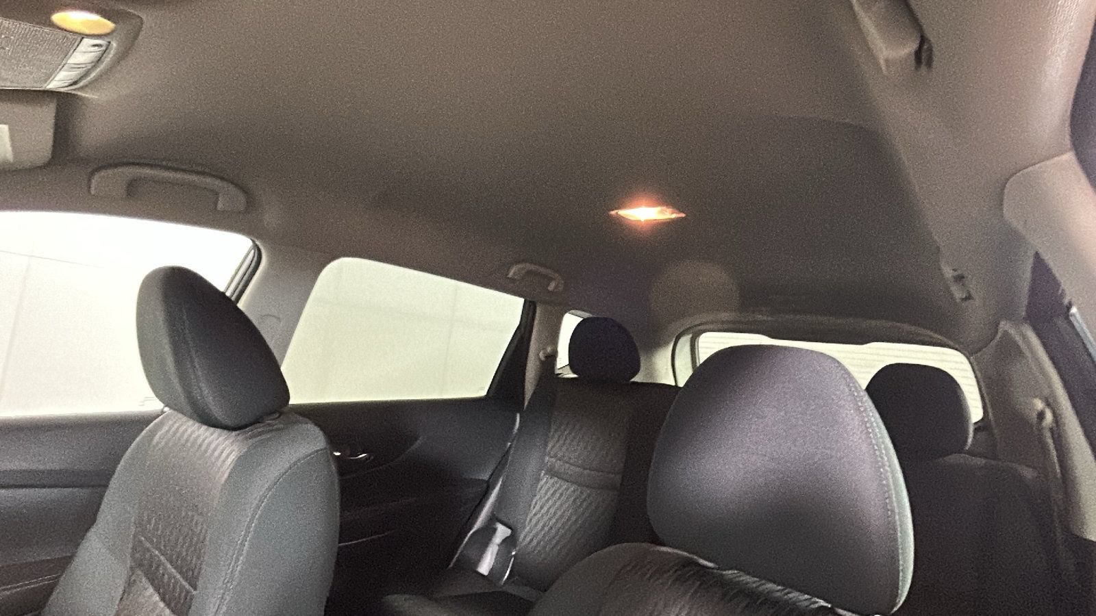 Used 2020 Nissan Rogue S FWD image 14