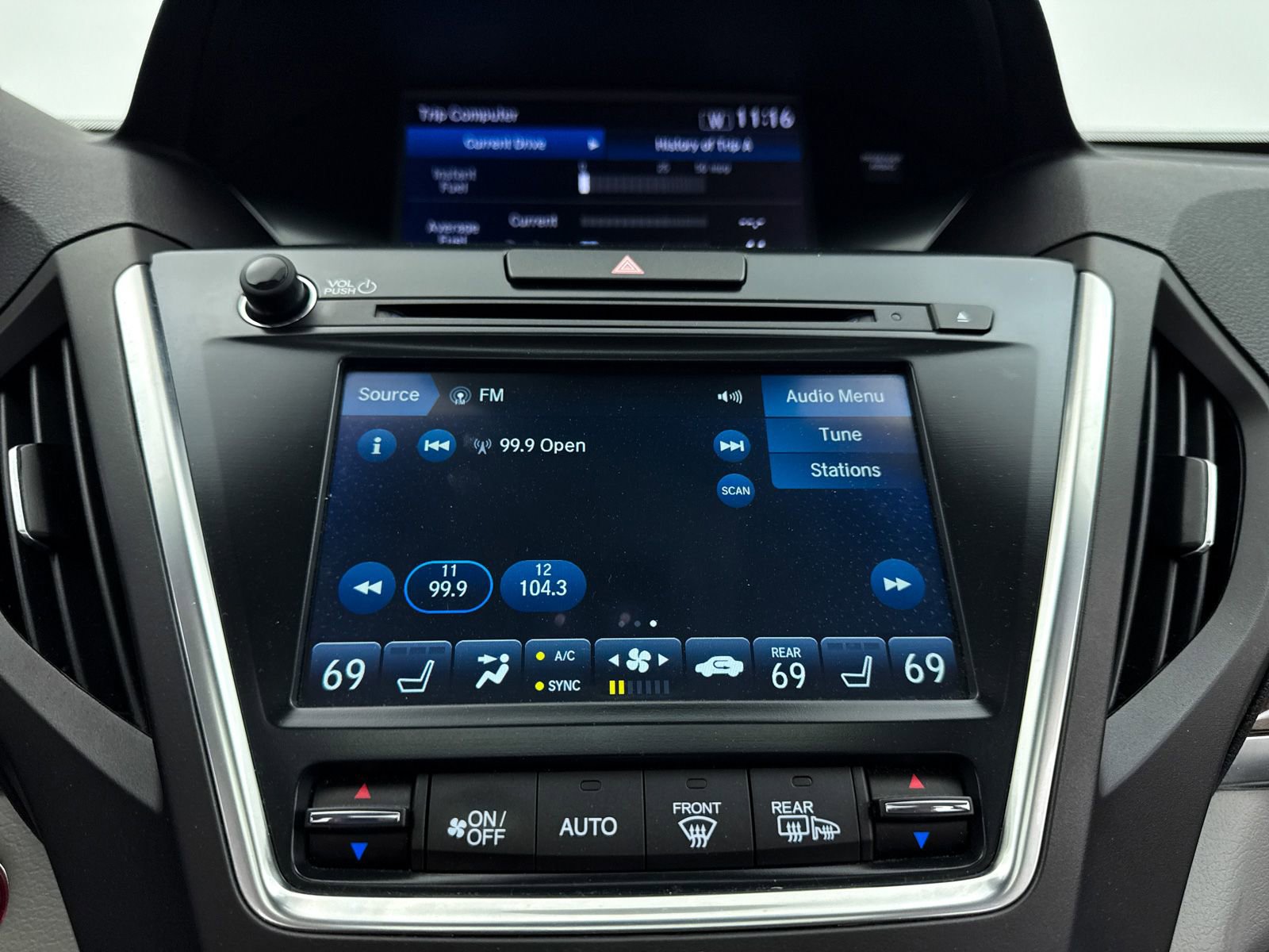 Used 2020 Acura MDX FWD image 19